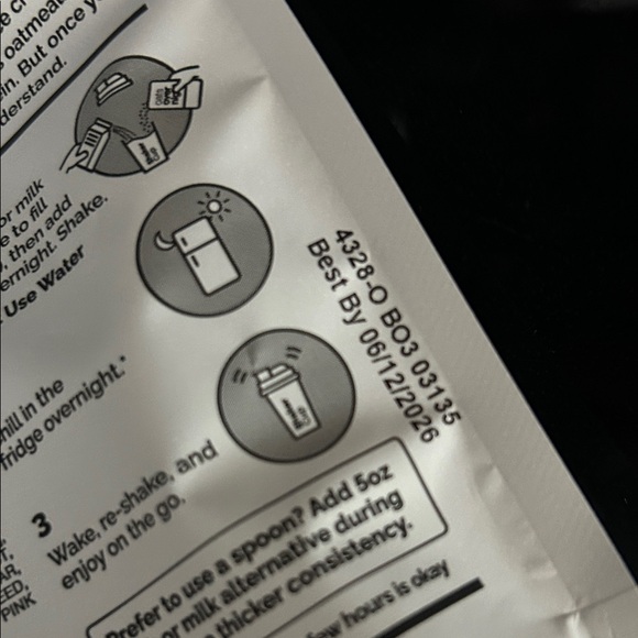 Oats Overnight Cookies & Cream Packets - Picture 4 of 4